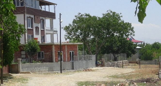 Komşuların yol kavgası kanlı bitti